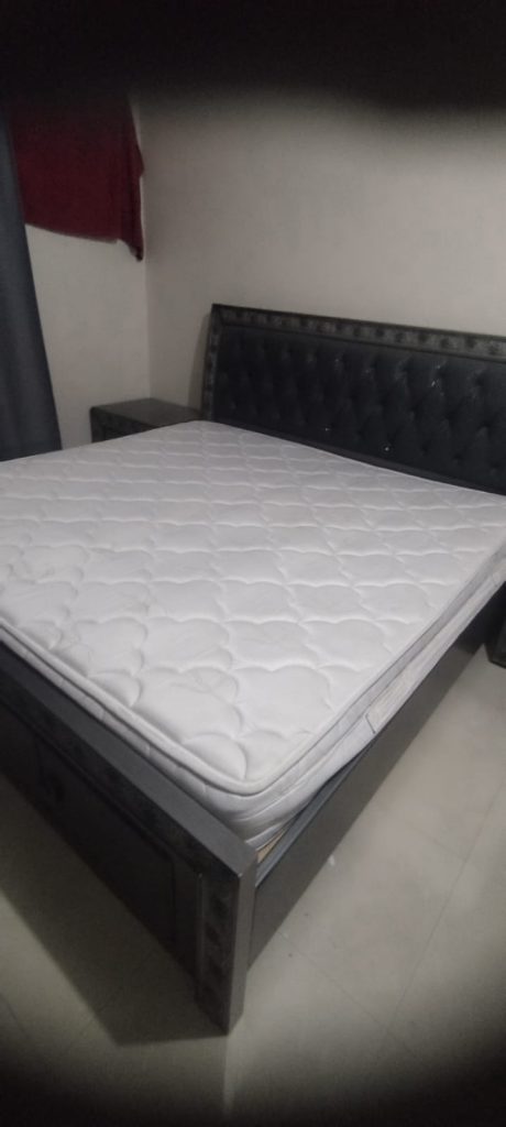 أثاث مستعمل للتبرع (Used furniture for donation)